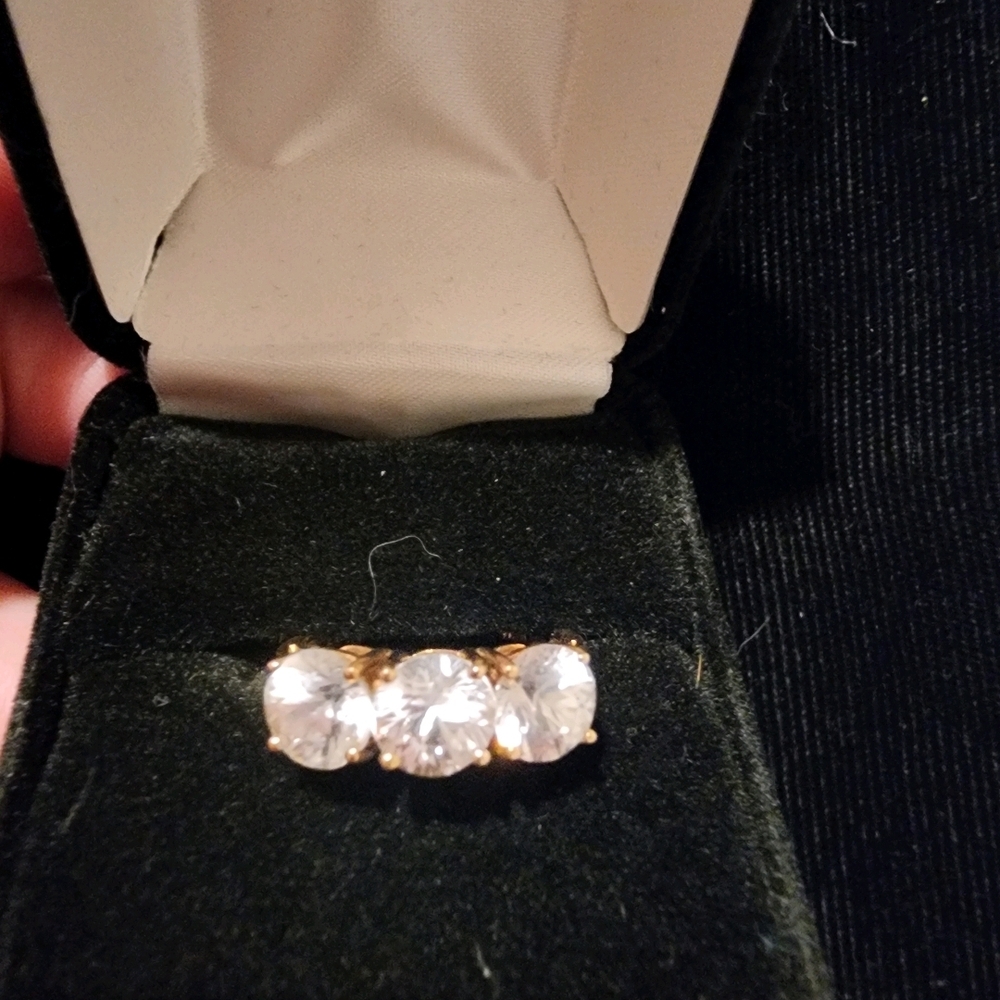 10K Yellow Gold CZ 3 stone Ring (A101)